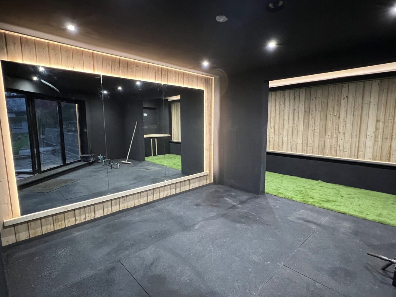 Home gym LED lighting